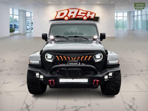 Granite Crystal Metallic Clearcoat 2018 Jeep Wrangler Unlimited Sahara