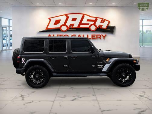 Granite Crystal Metallic Clearcoat 2018 Jeep Wrangler Unlimited Sahara