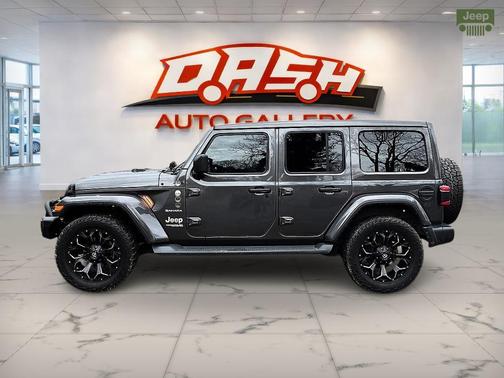 Granite Crystal Metallic Clearcoat 2018 Jeep Wrangler Unlimited Sahara