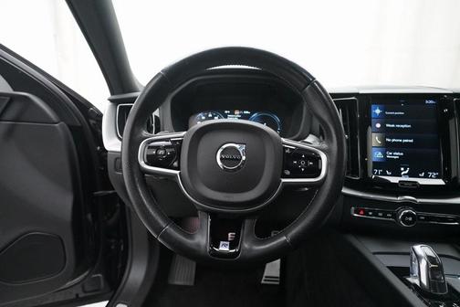 2018 Volvo XC60 Recharge Plug-In Hybrid T8 R-Design