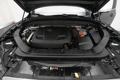 2018 Volvo XC60 Recharge Plug-In Hybrid T8 R-Design