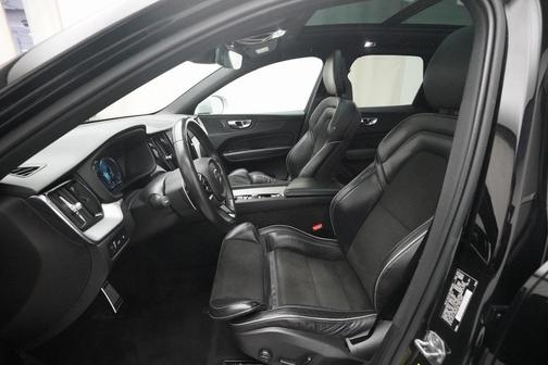 2018 Volvo XC60 Recharge Plug-In Hybrid T8 R-Design
