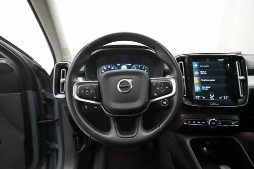 2021 Volvo XC40 T5 Momentum