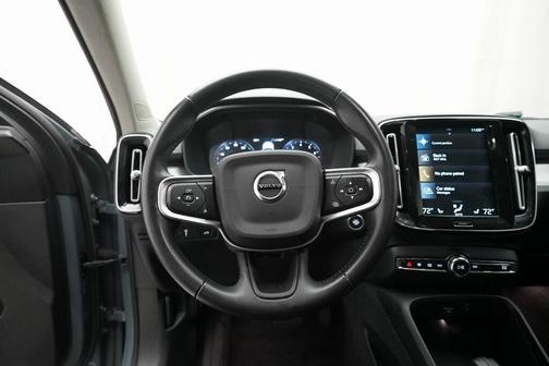 2021 Volvo XC40 T5 Momentum