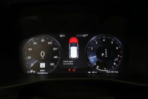 2021 Volvo XC40 T5 Momentum