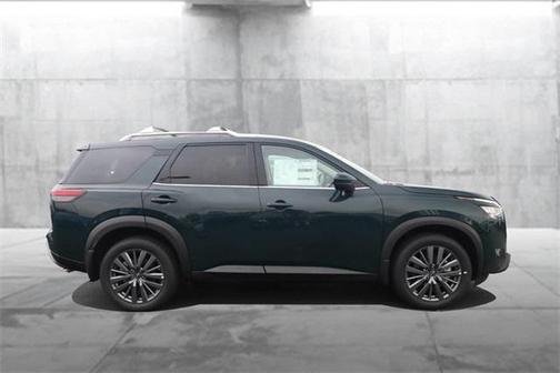 2025 Nissan Pathfinder SL 4WD