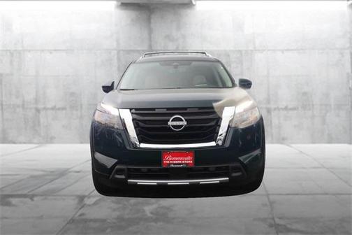 2025 Nissan Pathfinder SL 4WD