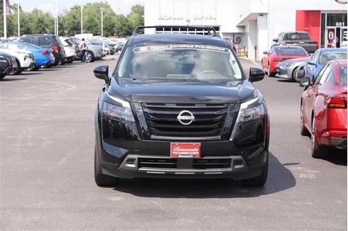 2023 Nissan Pathfinder SV FWD