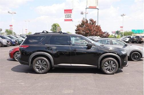 2023 Nissan Pathfinder SV FWD