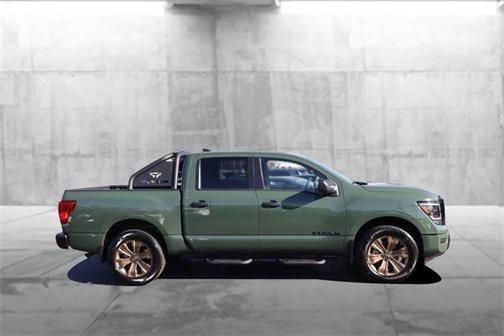 2024 Nissan Titan SV