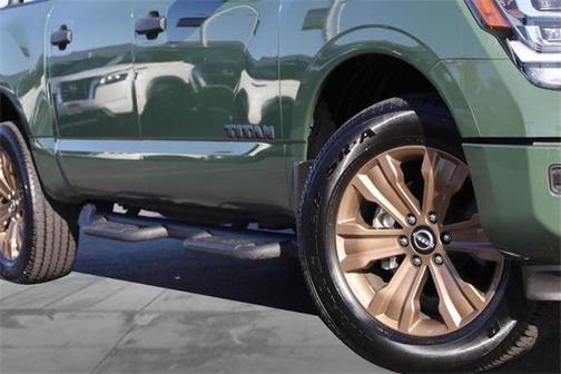 2024 Nissan Titan SV