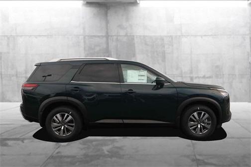 2025 Nissan Pathfinder SL 4WD