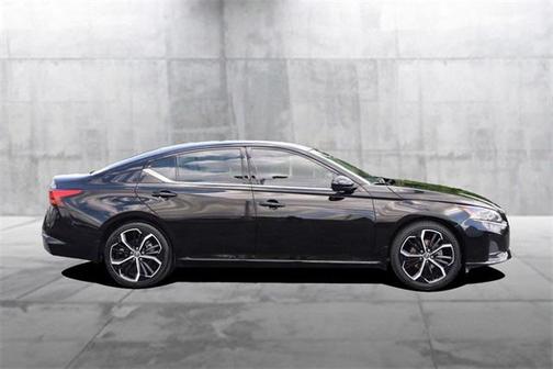 2025 Nissan Altima SR FWD