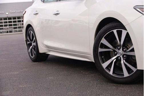 Pearl White 2018 Nissan Maxima 3.5 Platinum