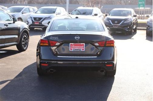 2023 Nissan Altima SR FWD