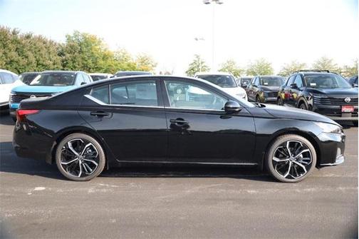 2025 Nissan Altima SR FWD