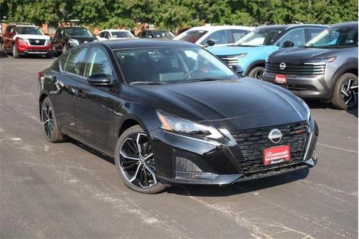 2025 Nissan Altima SR FWD