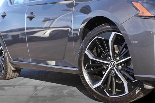 2025 Nissan Altima SR FWD