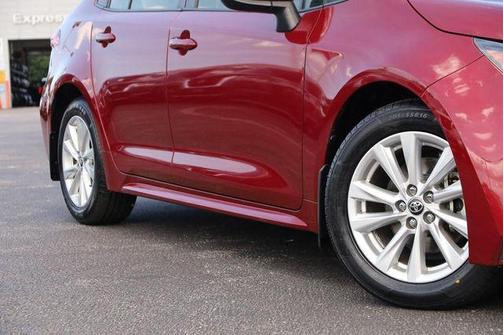 Pearl 2023 Toyota Corolla LE