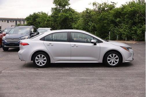 Classic Silver Metallic/Midnight Black Metallic 2024 Toyota Corolla LE