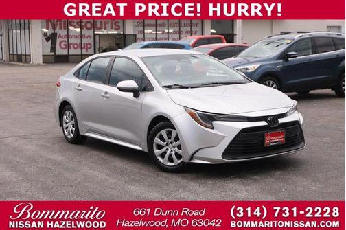 Classic Silver Metallic/Midnight Black Metallic 2024 Toyota Corolla LE