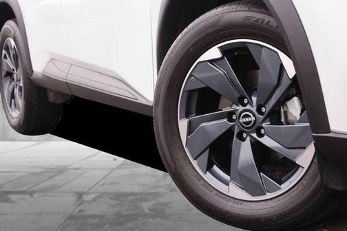 White Pearl 2025 Nissan Rogue SV