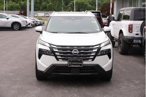 White Pearl 2025 Nissan Rogue SV