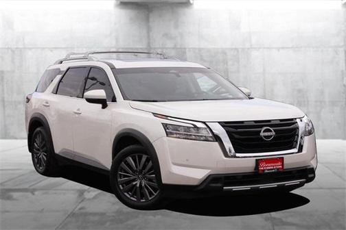 2024 Nissan Pathfinder SL FWD
