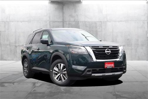 2025 Nissan Pathfinder SL 4WD