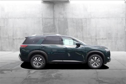 2025 Nissan Pathfinder SL 4WD
