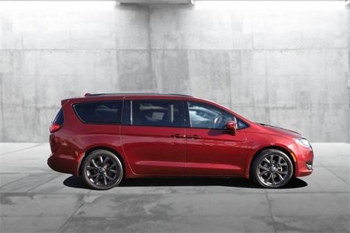 2018 Chrysler Pacifica Touring-L Plus
