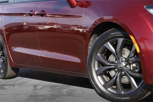 2018 Chrysler Pacifica Touring-L Plus