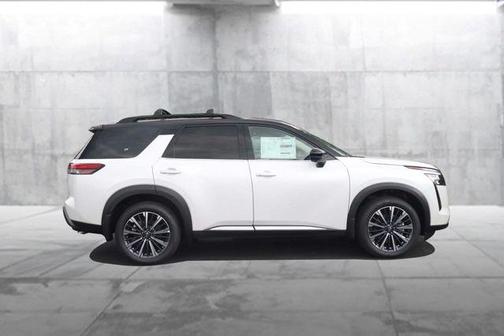 White Pearl 2026 Nissan Pathfinder Platinum