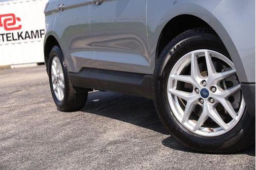 Silver Metallic 2021 Ford Edge SEL