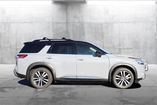 2025 Nissan Pathfinder Platinum 4WD