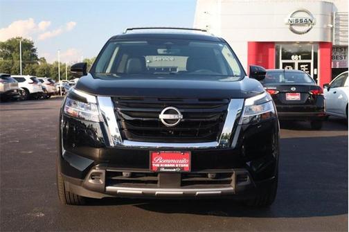 2024 Nissan Pathfinder SL FWD