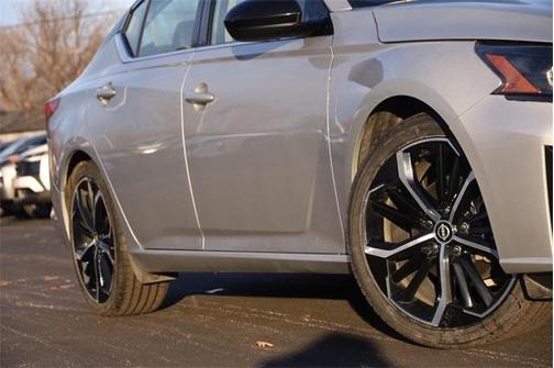 2024 Nissan Altima SR FWD