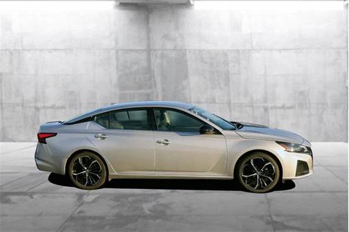 2024 Nissan Altima SR FWD