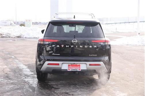2024 Nissan Pathfinder Platinum FWD