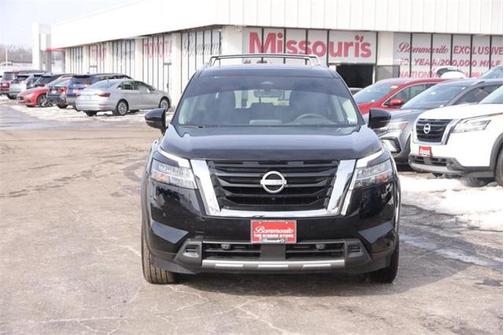 2024 Nissan Pathfinder Platinum FWD