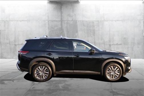 2024 Nissan Pathfinder SL FWD