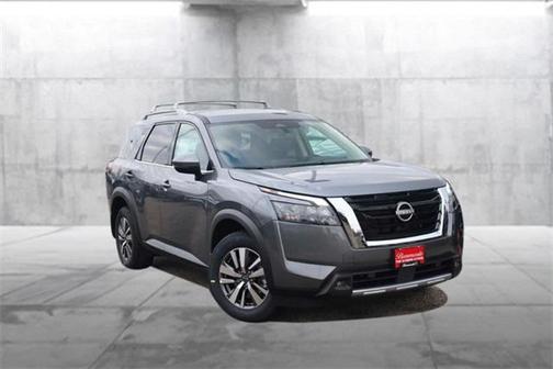 2025 Nissan Pathfinder SL 4WD