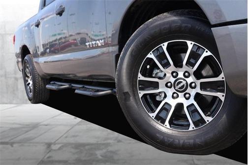 2024 Nissan Titan SV