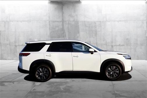 2022 Nissan Pathfinder S 4WD