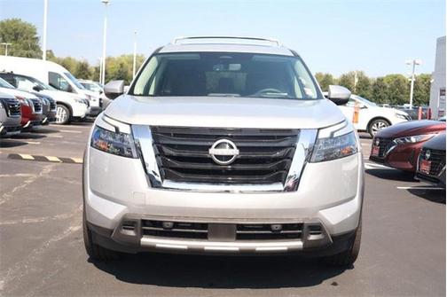 2025 Nissan Pathfinder Platinum 4WD