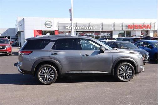2024 Nissan Pathfinder SL FWD