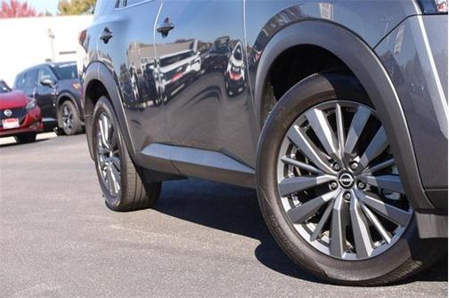 2024 Nissan Pathfinder SL FWD