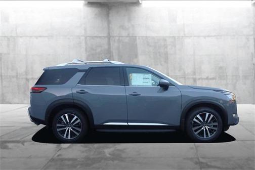 2025 Nissan Pathfinder Platinum 4WD