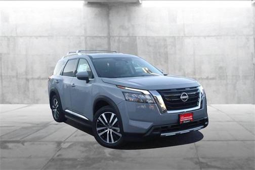 2025 Nissan Pathfinder Platinum 4WD