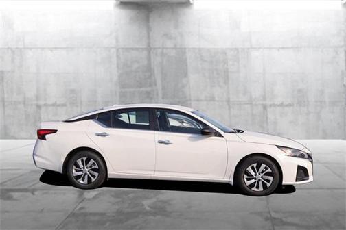 2025 Nissan Altima S FWD